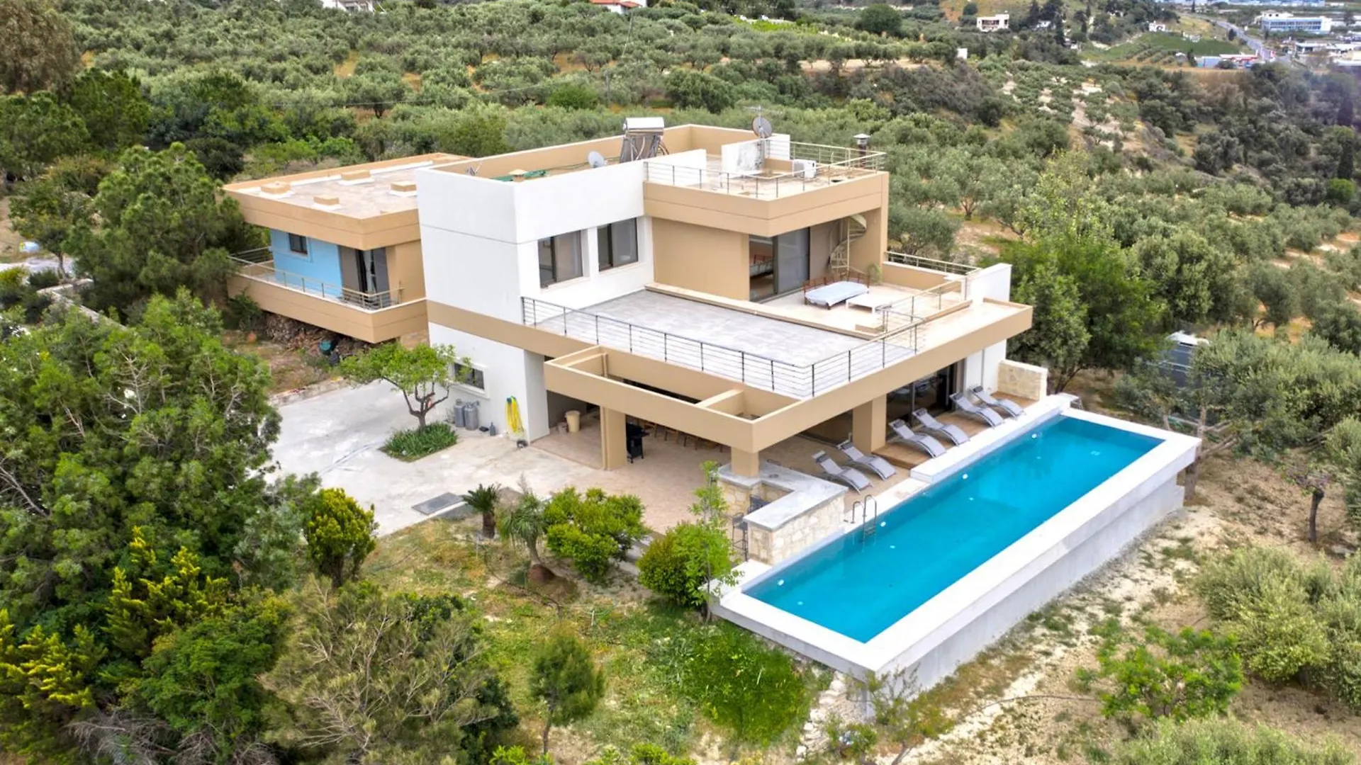 Villa Mirtylla Luxury Retreat W Pool, Bbq And Gym Heraklion