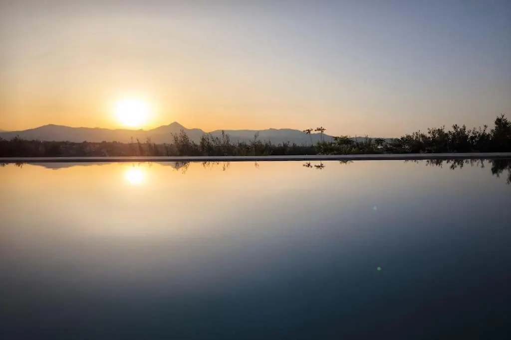 Villa Mirtylla Luxury Retreat W Pool, Bbq And Gym Heraklion