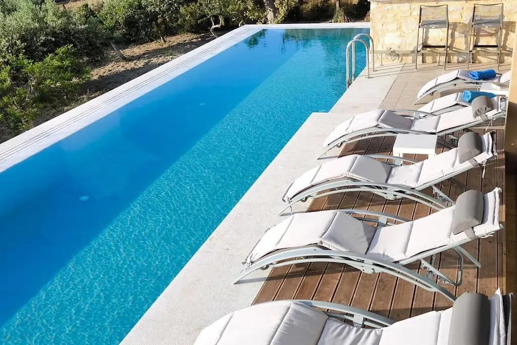 Villa Mirtylla Luxury Retreat W Pool, Bbq And Gym Heraklion