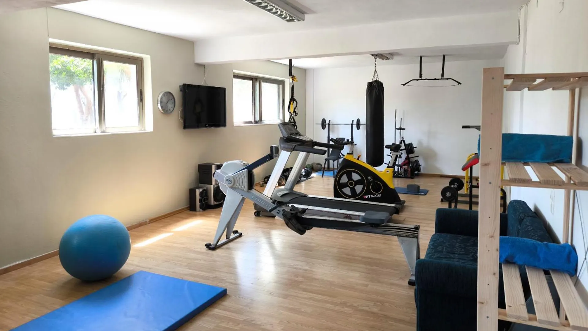 Villa Mirtylla Luxury Retreat W Pool, Bbq And Gym 伊拉克利翁