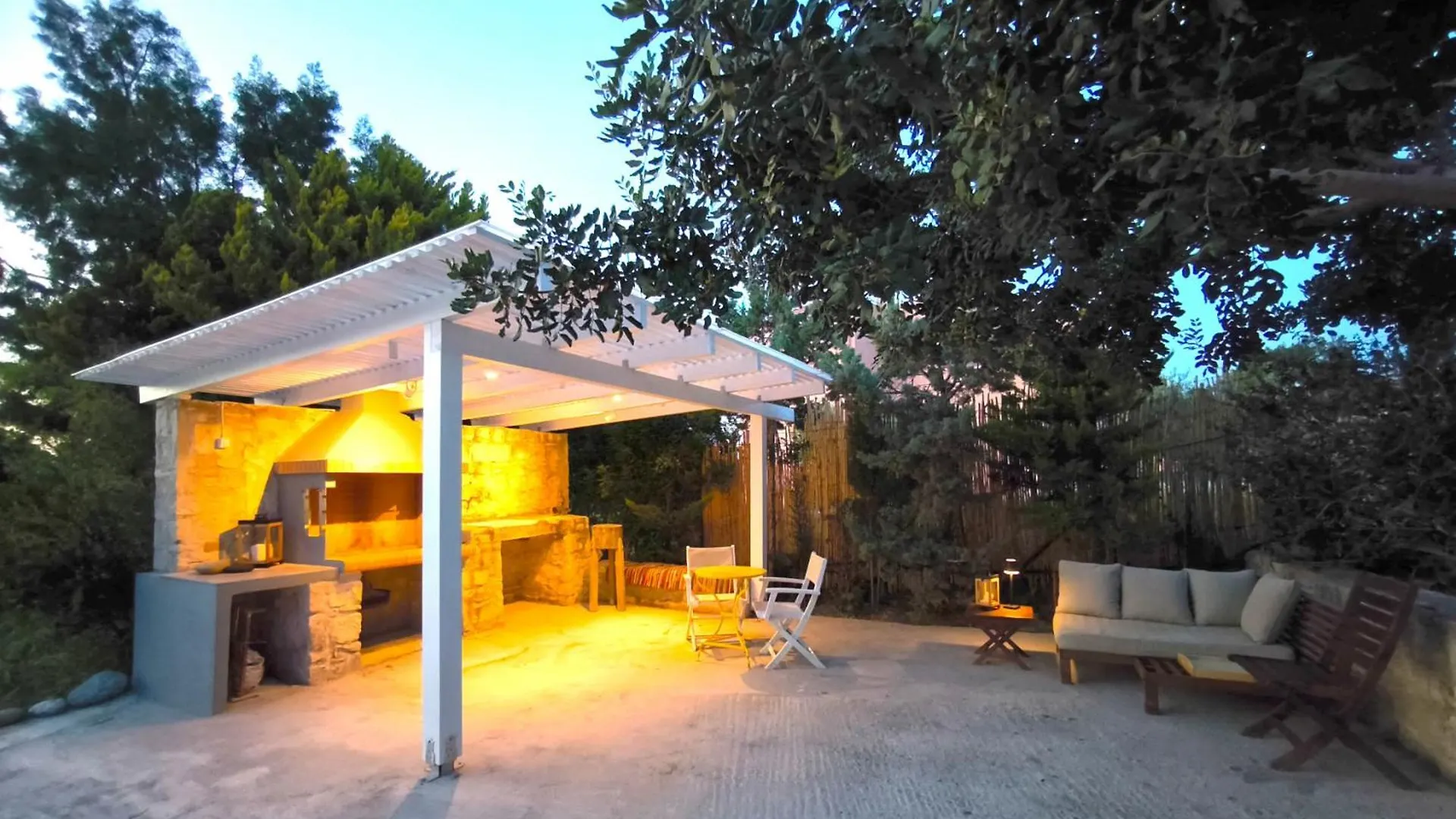 Villa Mirtylla Luxury Retreat W Pool, Bbq And Gym 伊拉克利翁