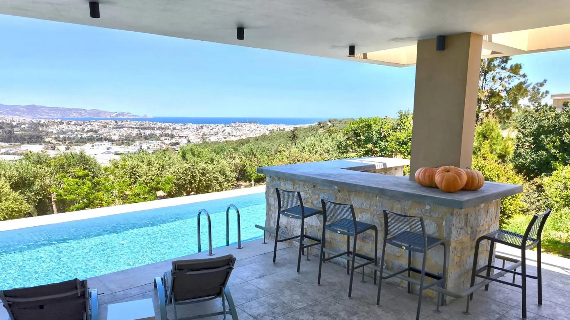 Villa Mirtylla Luxury Retreat W Pool, Bbq And Gym 伊拉克利翁 希腊