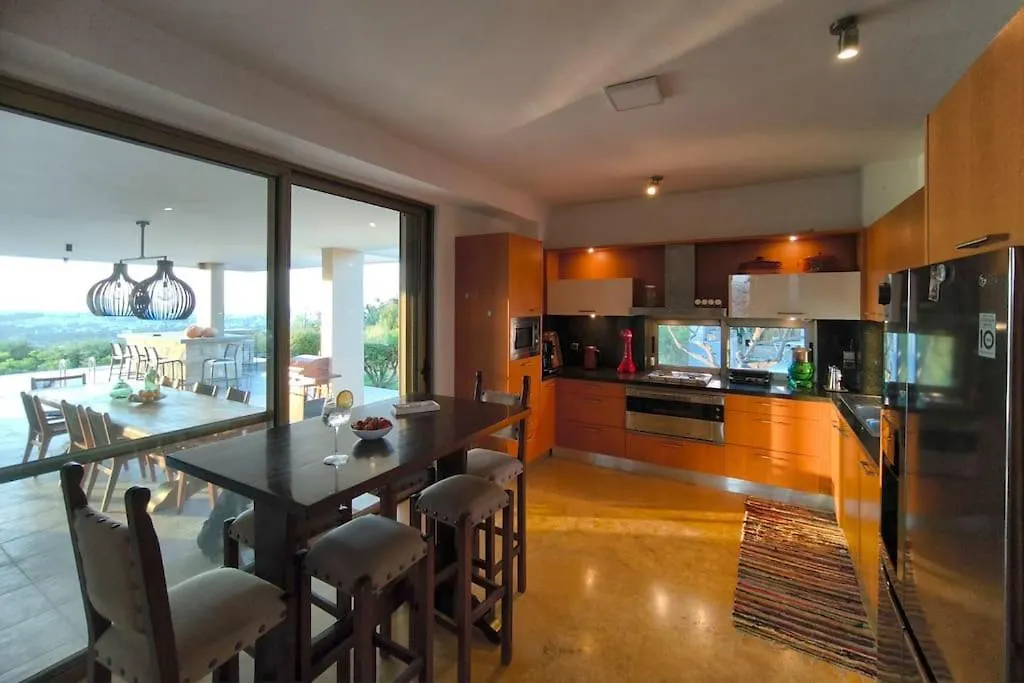 Villa Mirtylla Luxury Retreat W Pool, Bbq And Gym 伊拉克利翁